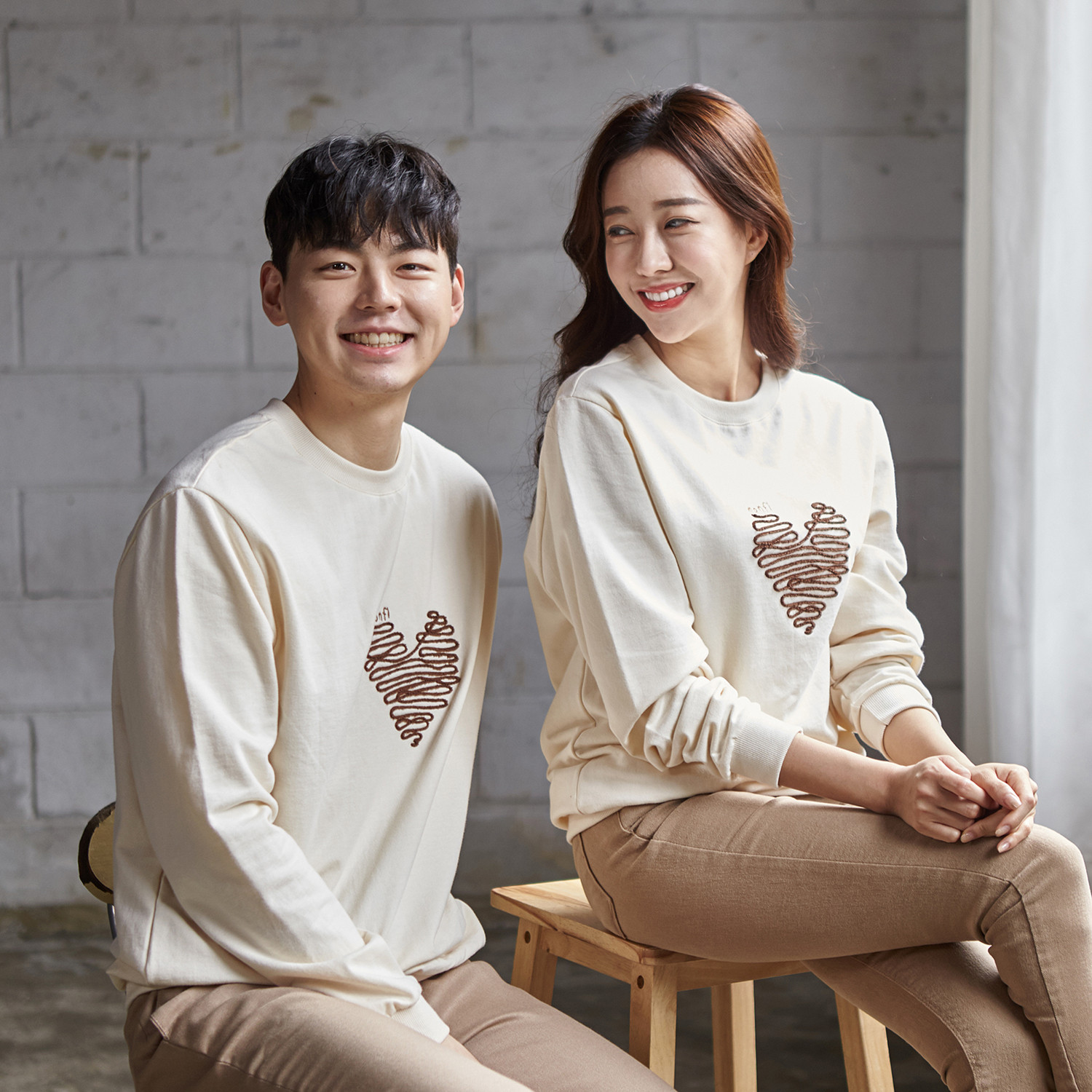 <font color="ffffff">[Family long-sleeved tee & family look]<br></font> Unisex Chocolate Heart Man to man 20C04<font color="red"><b> </b></font>