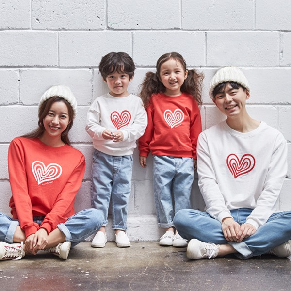 <font color="ffffff">[Family long sleeve t-shirt & family look]<br></font> family heart and man to man 20C01<font color="red"><b> </b></font>